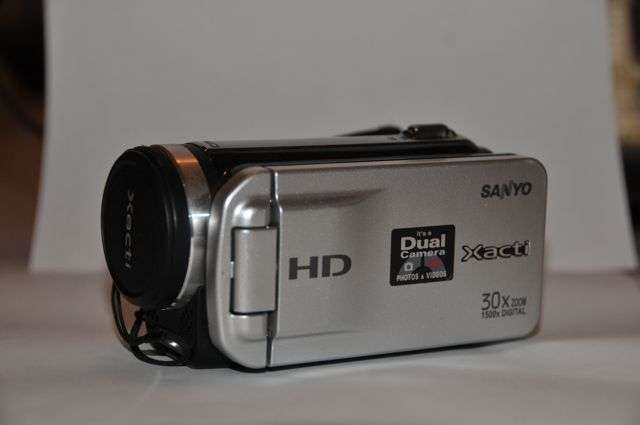 Sanyo Xacti VPC-TH1 - NO RESERVE