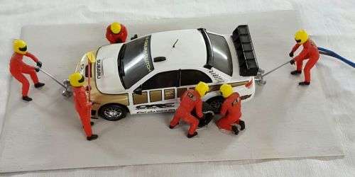 Pit Crew with Ninco Car