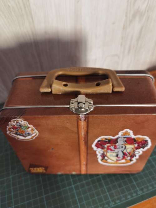 Harry Potter Gryffindor tin case
