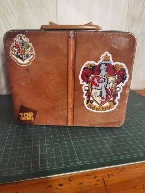 Harry Potter Gryffindor tin case