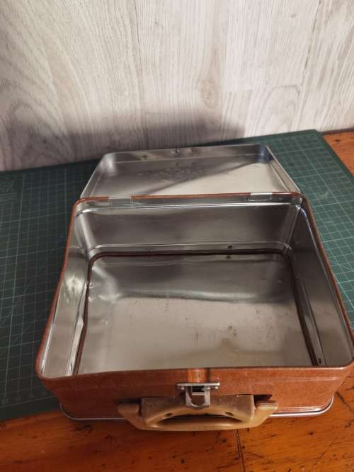 Harry Potter Gryffindor tin case