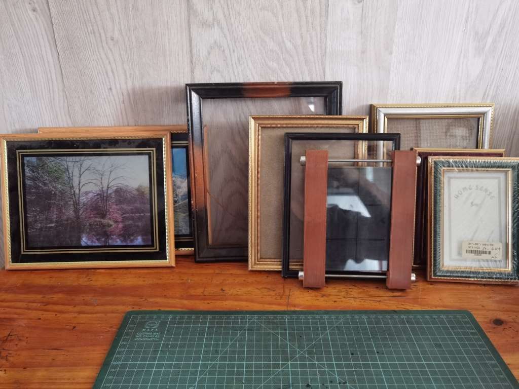 Photo frames 9 in total bundled