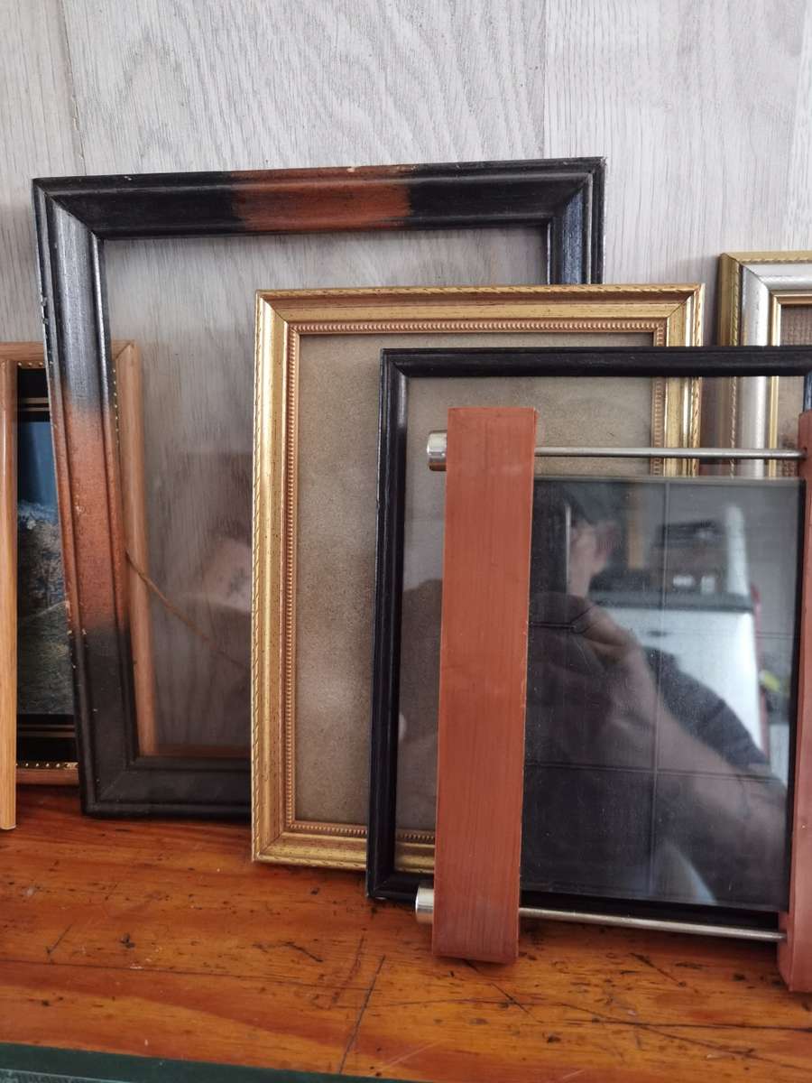 Photo frames 9 in total bundled