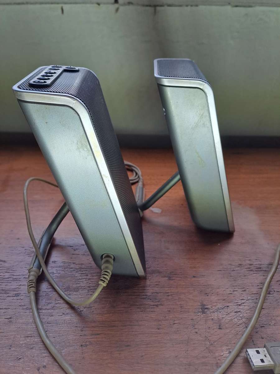 Logitech V20 S 0155a USB Powered Notebook Laptop Portable Speakers