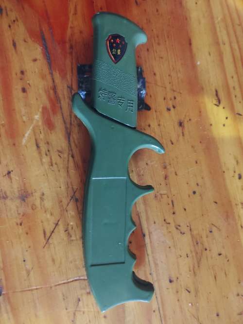 Combat knife retractable