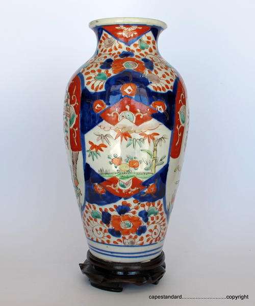 JAPANESE IMARI ANTIQUE (MEIJI PERIOD) CERAMIC VASE