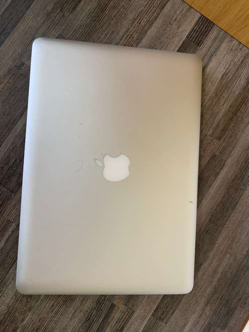 **MacBook PRO 13**Core i5**500GB HDD**8GB Memory**MAC OSX MOJAVE / WIN10