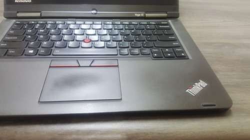 **FHD TOUCH SCREEN**LENOVO YOGA 12" ULTRABOOK**5th Gen CORE i5**256GB SSD**8Gb Memory**