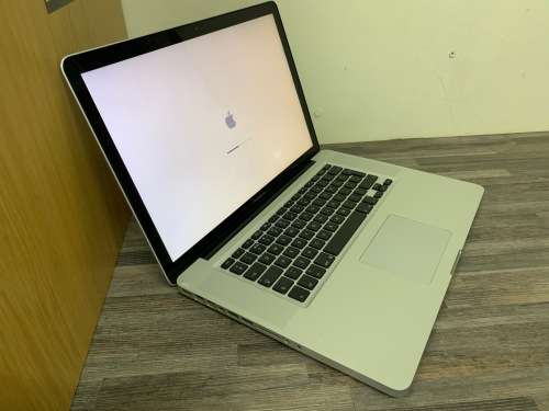 **MacBook PRO 15**QUAD Core i7**256GB SSD**16GB Memory**NVIDIA GT GRAPHICS**