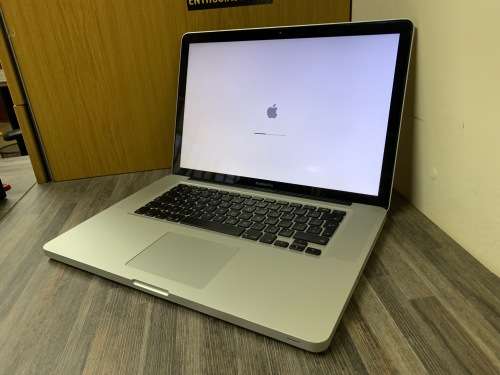 **MacBook PRO 15**QUAD Core i7**256GB SSD**16GB Memory**NVIDIA GT GRAPHICS**