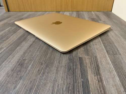 **MacBook 12 Retina**2015**Core M5**256GB SSD**8GB Memory**MAC OSX MOJAVE / WIN10**LOW CYCLE COUNT**