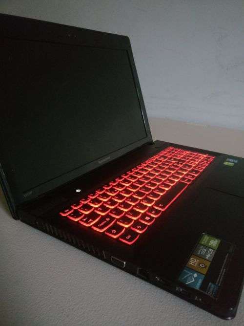 **GAMERS LAPTOP**LENOVO Y510p QUAD CORE i7**NVIDIA GEFORCE DDR5**16GB RAM**1TB SSD/HDD**15.6" LED