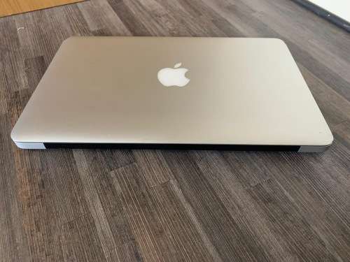 **Apple Macbook AIR 11" **Core i5**128GB SSD**4GB RAM**MAC OS SIERRA/WIN10