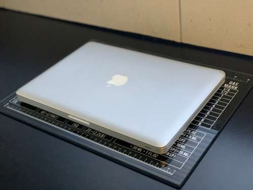 **MacBook PRO 13**Core i5**256GB SSD**16GB Memory**MAC OSX / WIN10**