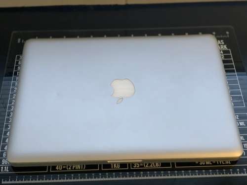 **MacBook PRO 13**Core i5**256GB SSD**16GB Memory**MAC OSX / WIN10**