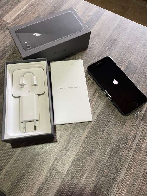**EXCELLENT**GENUINE APPLE**iPhone 8**64GB**Space Grey**Original box with accesories**