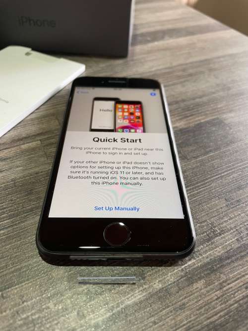 **EXCELLENT**GENUINE APPLE**iPhone 8**64GB**Space Grey**Original box with accesories**