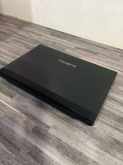 **MONSTER SPEC GAMING**Gigabyte P15**6th GEN QUAD CORE i7**15.6" FULL HD**GTX 950**16GB**256GB SSD**