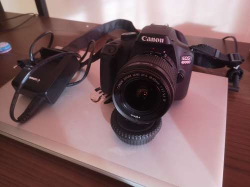 Canon EOS 4000D Starter Bundle