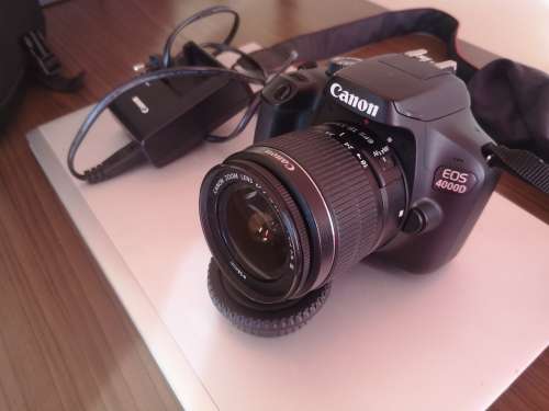 Canon EOS 4000D Starter Bundle