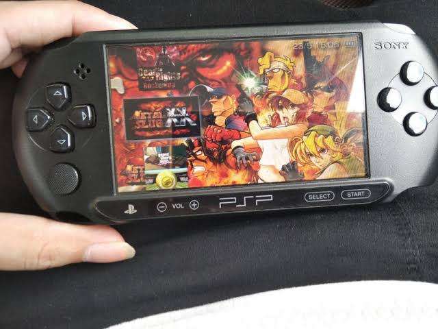 PSP Street with 2x 4GB memory cards (read description)