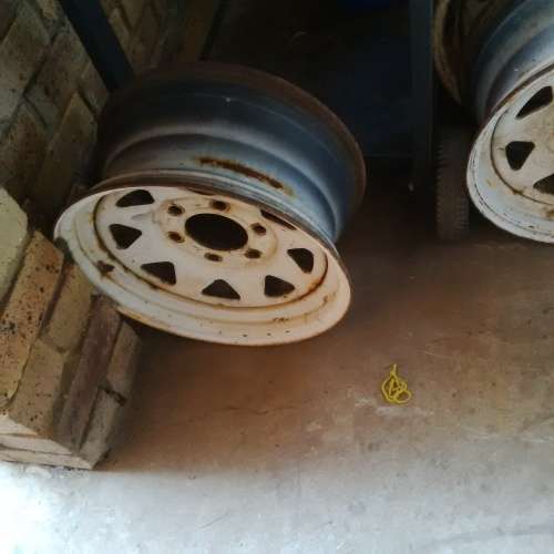 WHITE MAGS   set of 5     7j     15   six holes