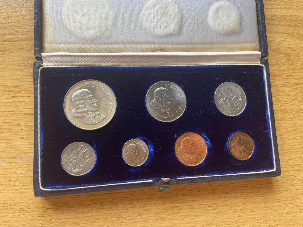 Crazy R1 Start! 1966 Coin Proof Set. See my other R1 Auctions!