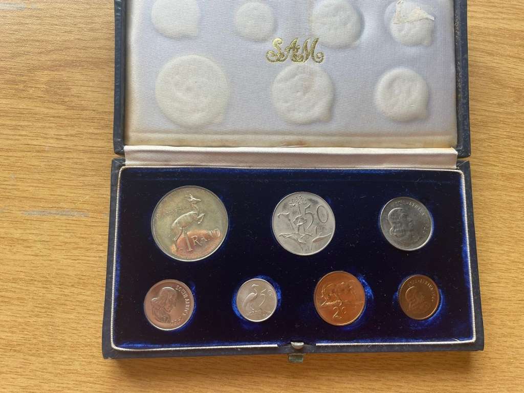 Crazy R1 Start! 1966 Coin Proof Set. See my other R1 Auctions!