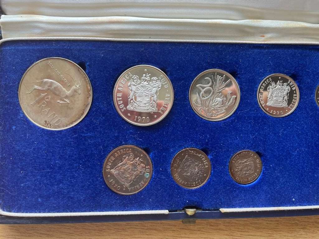 Crazy R1 Start! 1970 Coin Proof Set. See my other R1 Auctions!
