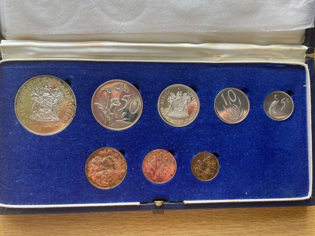 Crazy R1 Start! 1970 Coin Proof Set. See my other R1 Auctions!