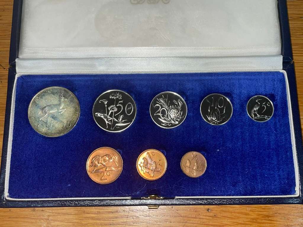 Crazy R1 Start! 1971 Coin Proof Set. See my other R1 Auctions!