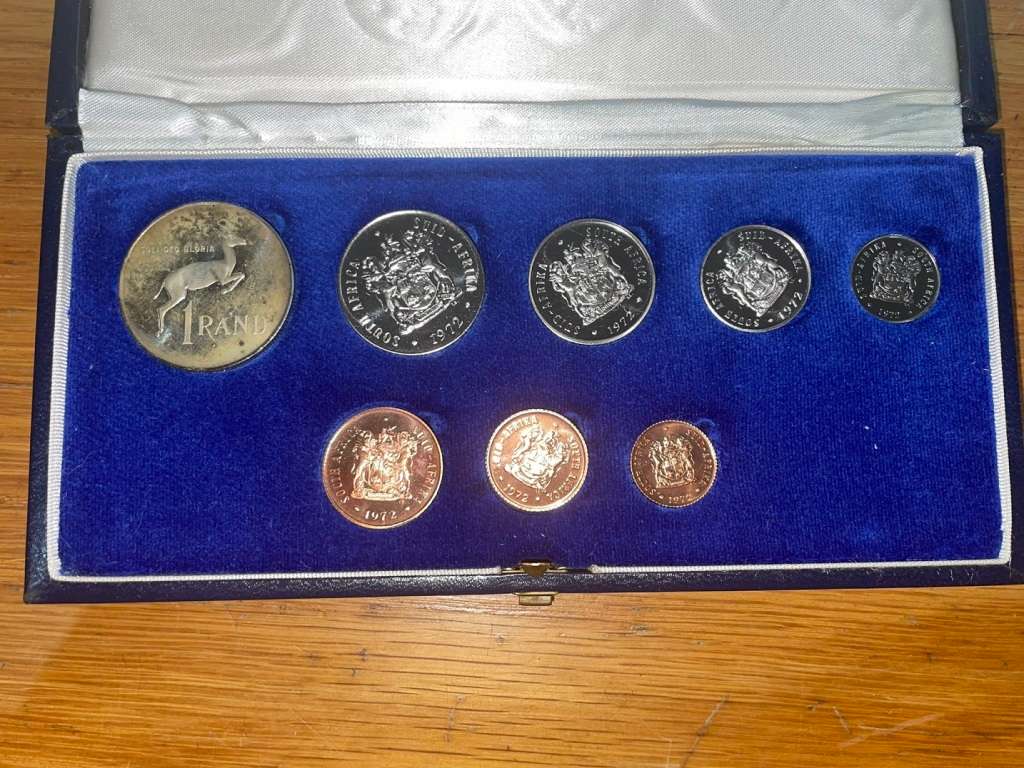 Crazy R1 Start! 1972 Coin Proof Set. See my other R1 Auctions!