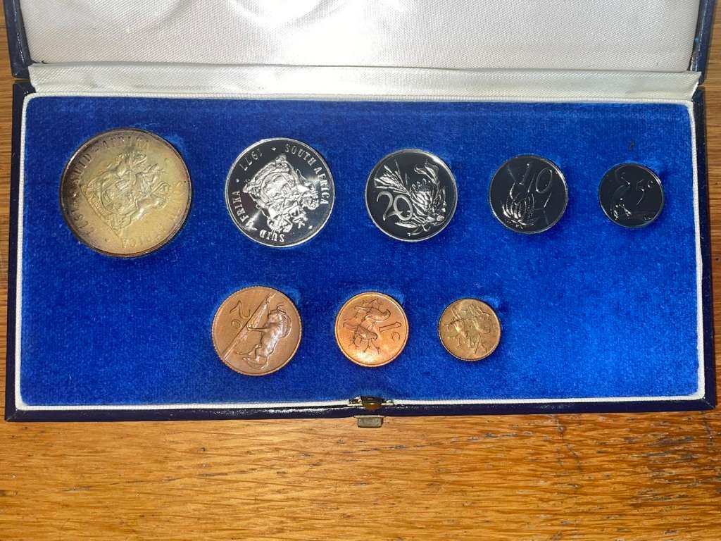 Crazy R1 Start! 1977 Coin Proof Set. See my other R1 Auctions!