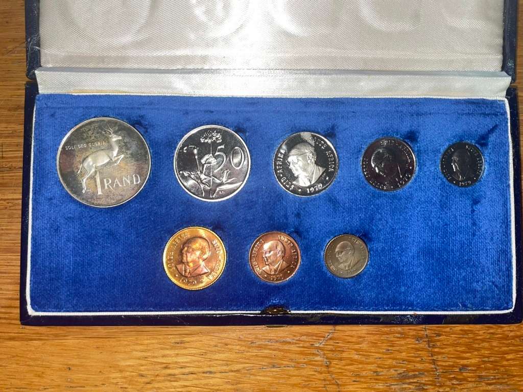 Crazy R1 Start! 1979 Coin Proof Set. See my other R1 Auctions!