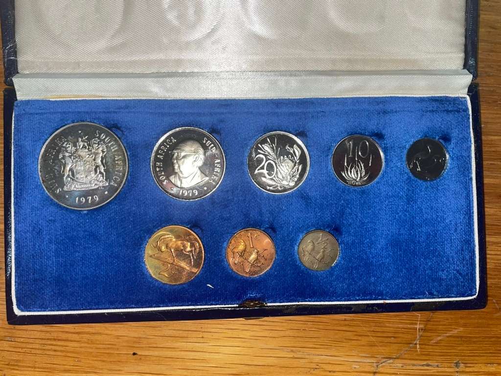 Crazy R1 Start! 1979 Coin Proof Set. See my other R1 Auctions!