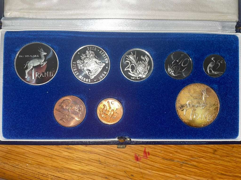 Crazy R1 Start! 1984 Coin Proof Set. See my other R1 Auctions!