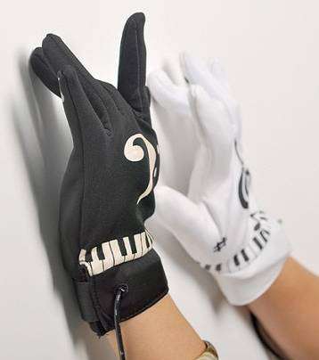 (Retail R395) Piano Gloves. Fantastic gift for any child. Music anywhere anytime. 8 Instruments.