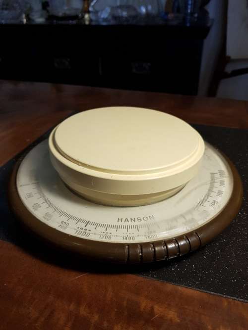 Vintage Hanson Plastic Scale in grams to 3 kg's