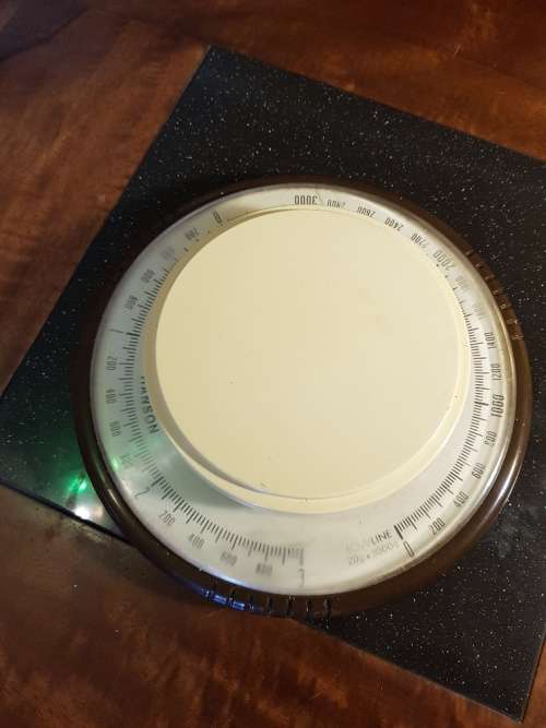 Vintage Hanson Plastic Scale in grams to 3 kg's