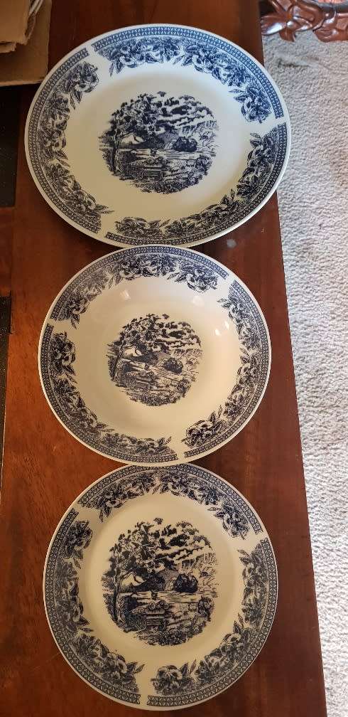 Royal England 4 Place setting Dinner Set in Blue and White Boxed