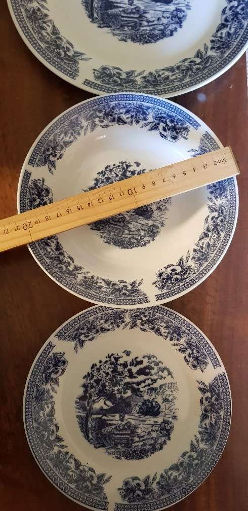 Royal England 4 Place setting Dinner Set in Blue and White Boxed