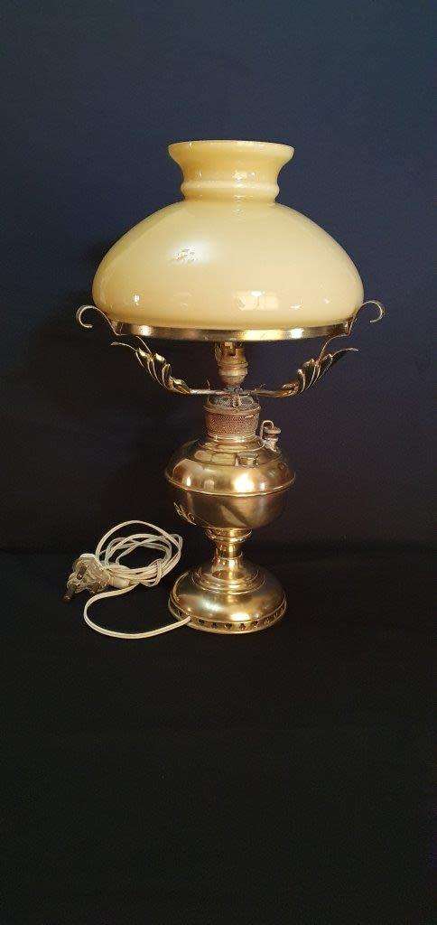 Stunning Vintage Millers Converted Oil Lamp