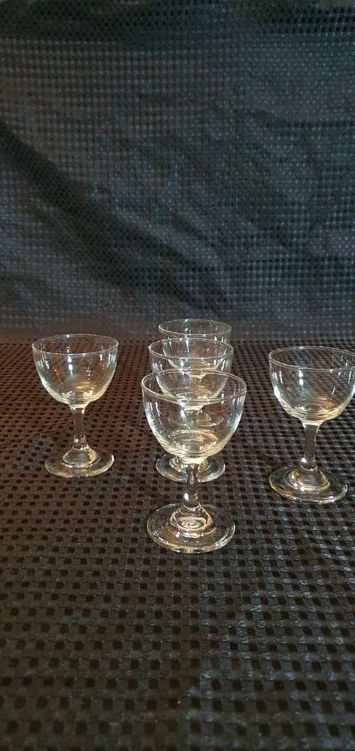 5 Fine Sherry Glasses