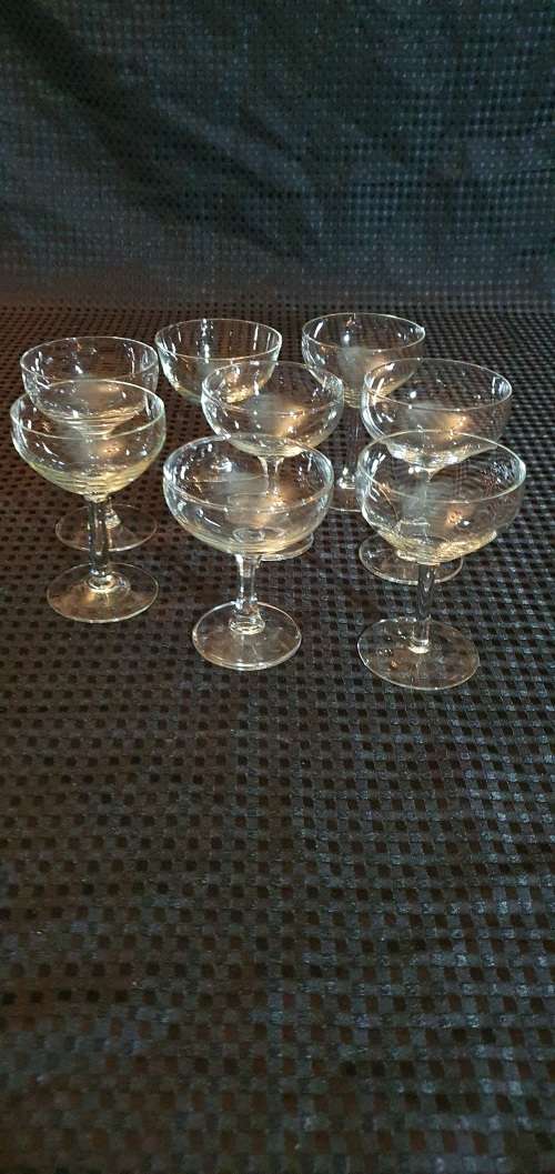 8 Plain Champagne Glasses