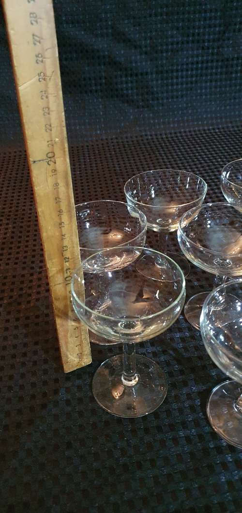 8 Plain Champagne Glasses