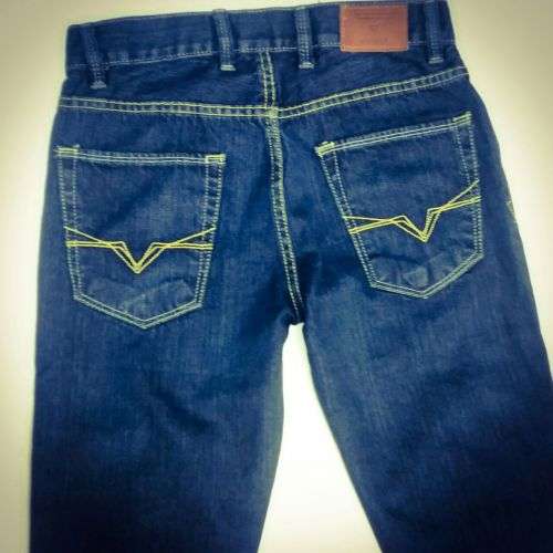 Guess mens original jeans slim tapered cut. Colour elysium wash. Size 28 waist