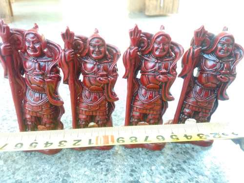 Four warriors 10cm in height. One bid for all