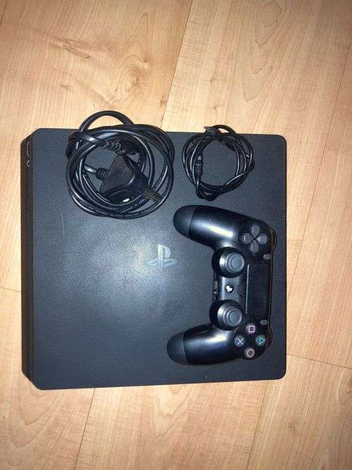 PS4 SLIM-2TB WITH 12 GAMES and Controller