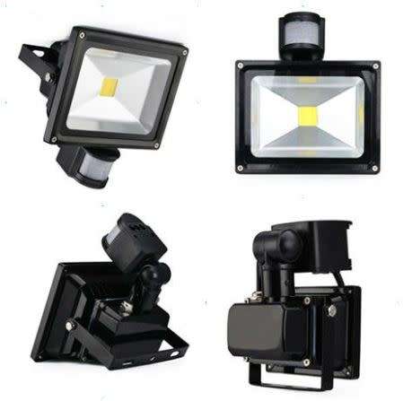 20w LED FLOOD LIGHT WITH MOTION SENSOR