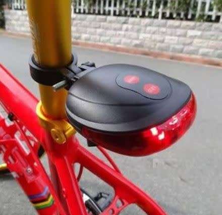2 LASER LED FLASHING LAMP REAR CYCLING BICYCLE BIKE TAIL SAFETY WARNING LIGHT